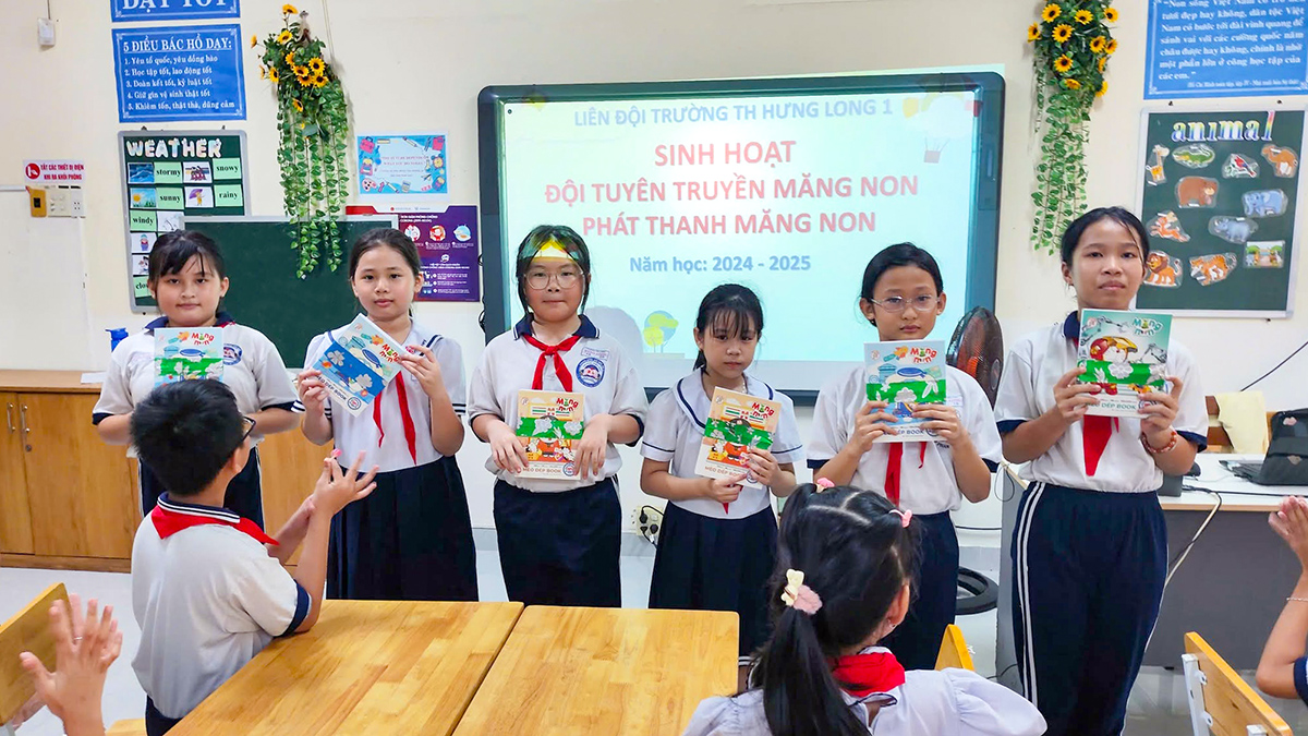 Lớp 1A tại phân hiệu học nội quy và kỹ năng an toàn thực phẩm